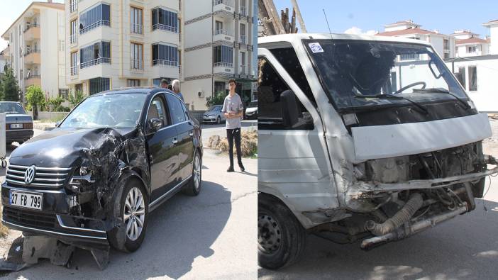 Pikap ile otomobil çarpıştı