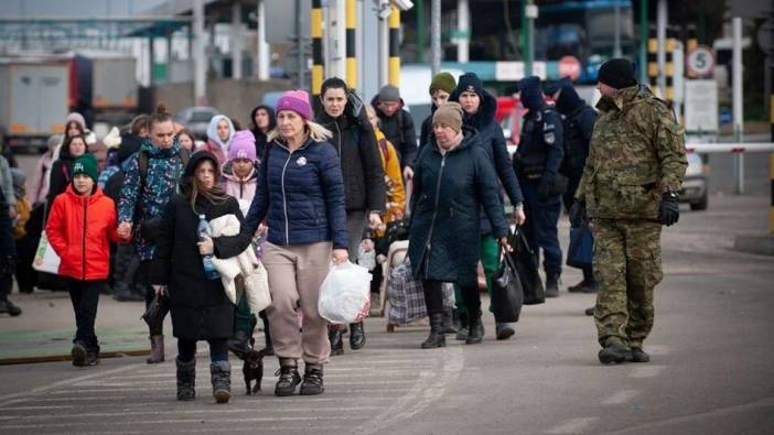 Ukrayna'dan Polonya'ya geçen mülteci sayısı belli oldu