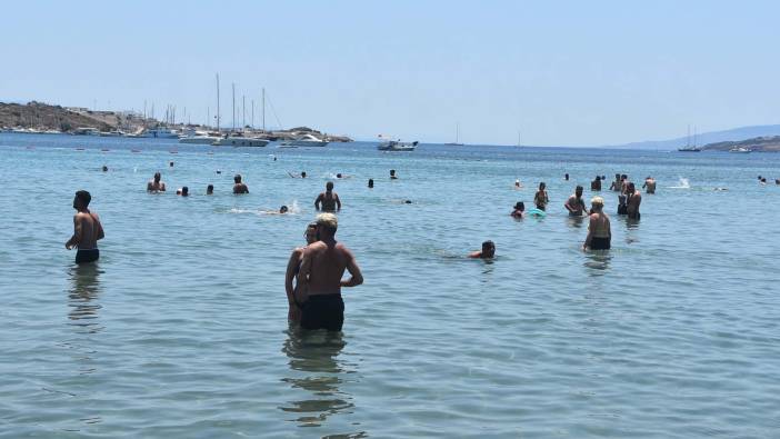 Bodrum'da plajlarda bayram yoğunluğu