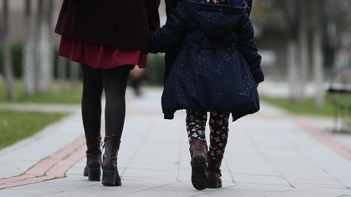 Boşanmış anne çocuğuna soyadının verilmesini isteyebilecek