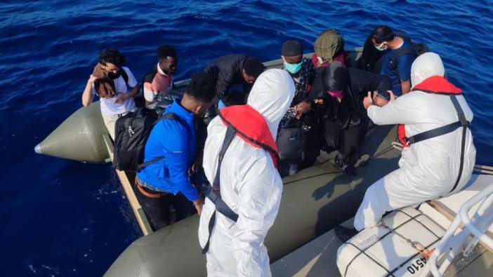 Balıkesir'de 65 düzensiz göçmen kurtarıldı