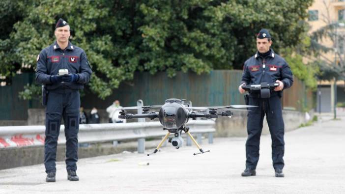 Fransız Polisi'nin göstericilere karşı yeni yöntemi