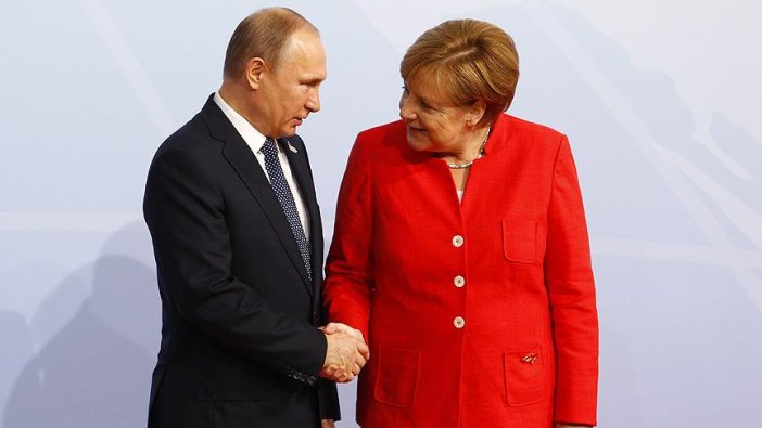 Putin ile Merkel Suriye’yi görüştü
