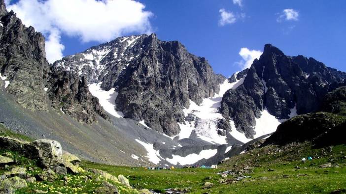 Kaçkar Dağları'nda yaralanan dağcı için kurtarma çalışması başlatıldı