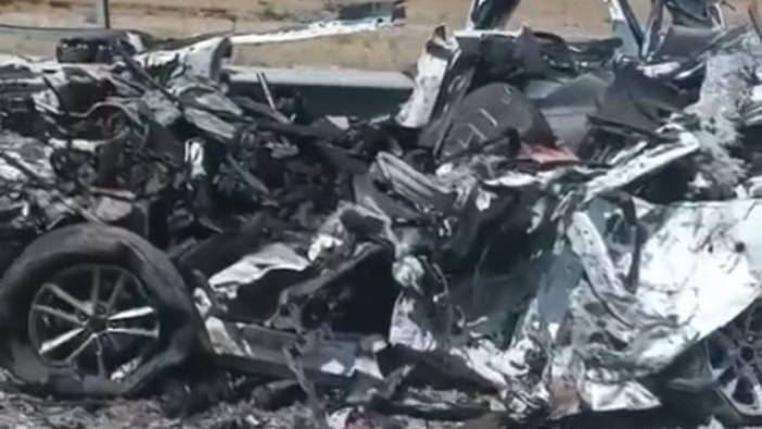 Van'da otomobil ile askeri araç çarpıştı: 1 ölü, 1'i ağır 13 asker yaralı