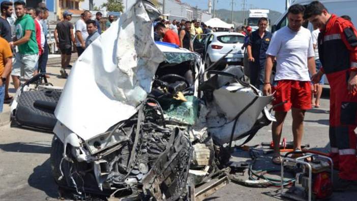 Fethiye'de zincirleme trafik kazası: Ölü ve yaralılar var