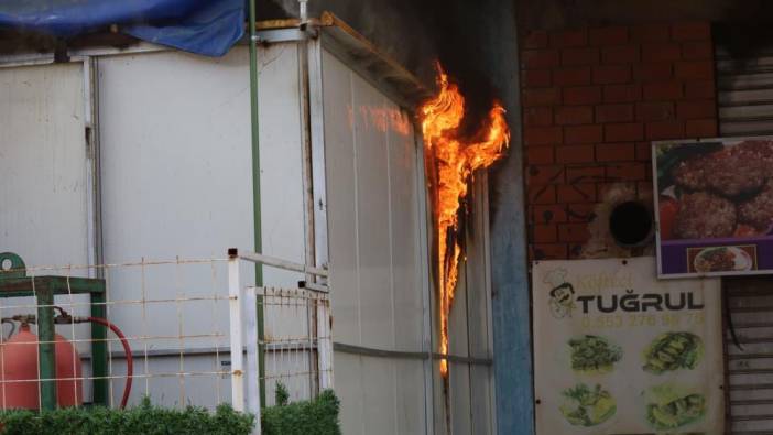 Manisa'da iş yerinde yangın çıktı