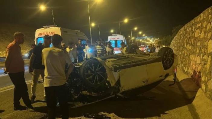 Siirt'te bariyere çarpan otomobil takla attı