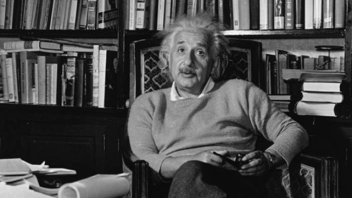 Einstein'ın denklemleri tahmini fiyatın 80 katına satıldı