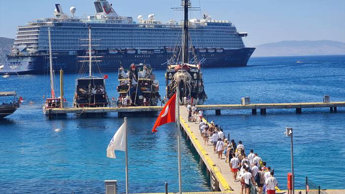 Mein Schiff 5 yeniden Bodrum’da