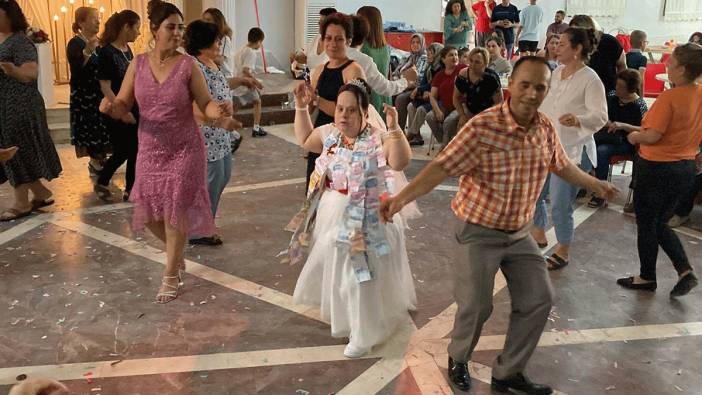 Down sendromlu Sibel'in temsili düğünü