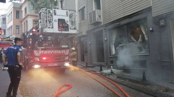 Sultanahmet'te otel yangını