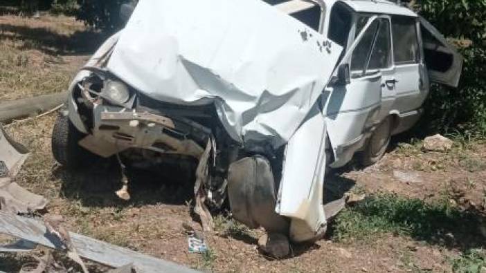 Isparta'da otomobil direğe çarptı: 1 yaralı