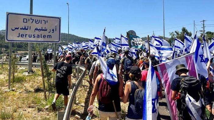 İsrail'de binlerce muhalif Kudüs'e yürüyor