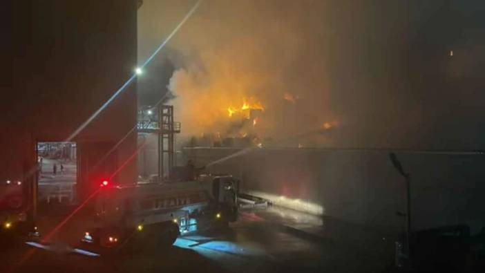 Tekirdağ'da dün gece başlayan fabrika yangını 16 saat sonra söndürüldü
