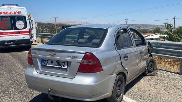 Adıyaman'da otomobil bariyere çarptı: 7 yaralı