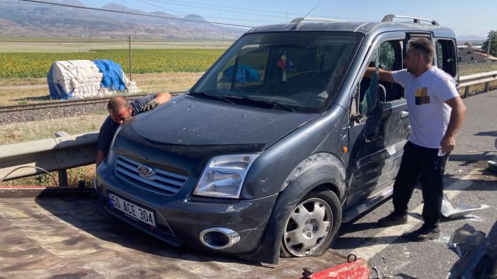 Kayseri'de bariyere çarpan araçta :1 ölü 2 yaralı