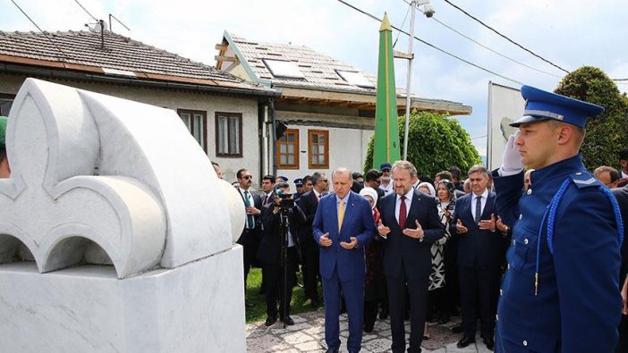 Erdoğan'dan İzetbegovic'in kabrine ziyaret