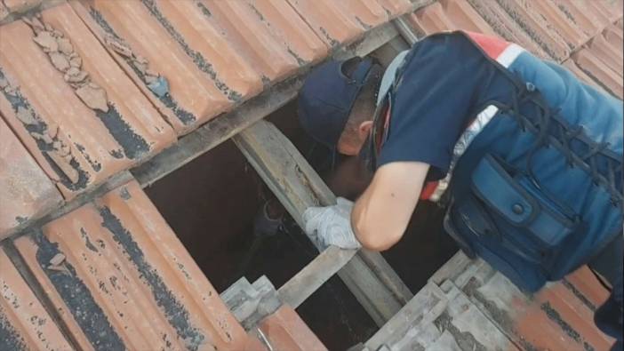 Kiremit altındaki gizli bölmede uyuşturucu bulundu