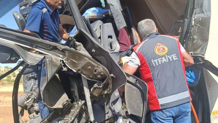 Mardin’de kamyon hafriyat tırına çarptı: 1 ölü, 2 yaralı
