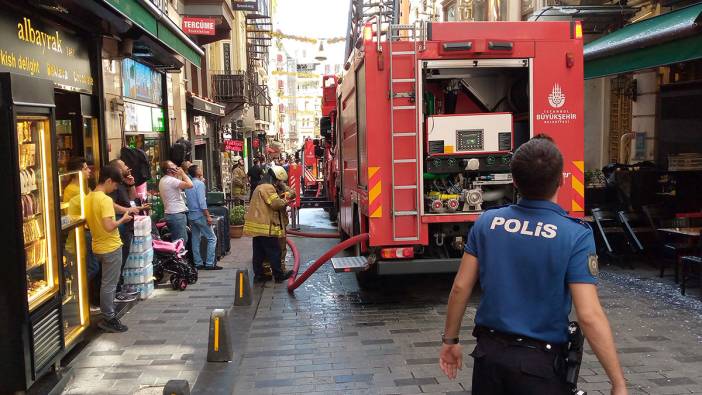 İstiklal Caddesi'nde yangın paniği