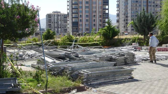 Malatya’da inşaat iskelesi çöktü: 3 ağır yaralı
