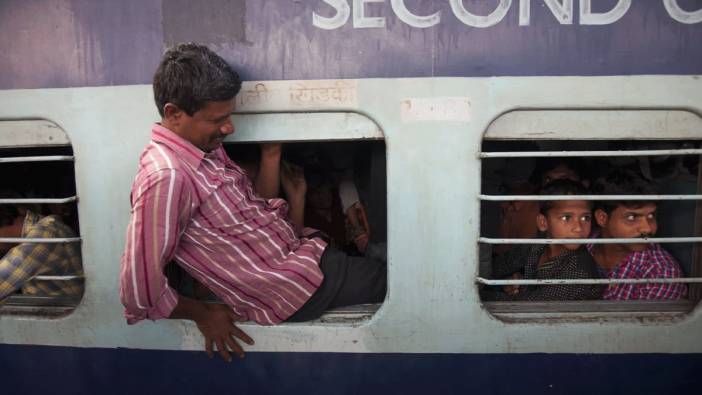 Seyahat halindeki trende polis dehşeti: Önce arkadaşını sonra yolcuları öldürdü