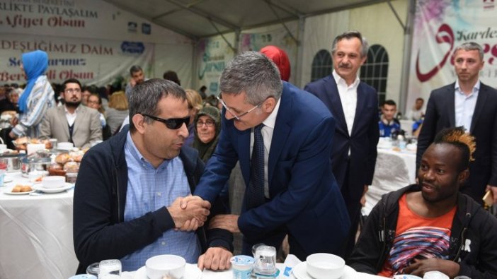 Servisleriyle göz doldurdular