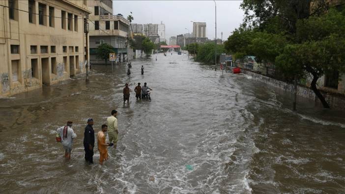 Muson yağmurlarında afet ve kazalarda ölenlerin sayısı belli oldu