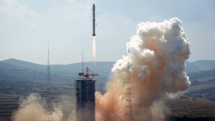 Çin meteoroloji uydusunu fırlattı
