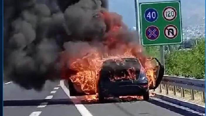 Seyir halindeki otomobil alev aldı