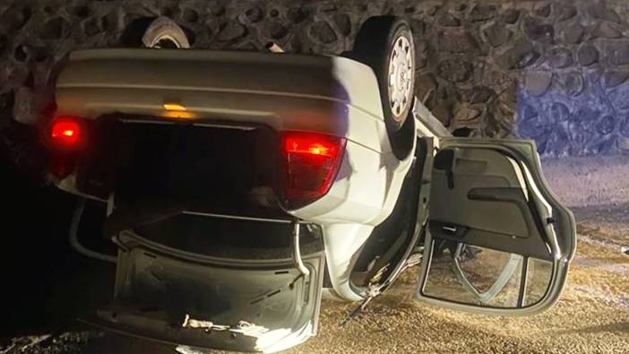 Şanlıurfa'da araç şarampole devrildi: 5 yaralı