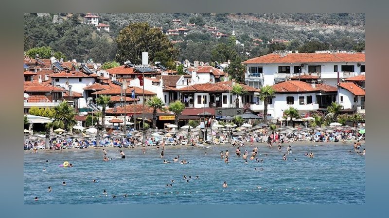 Tatilcilerin bayram adresi Ege sahilleri oldu