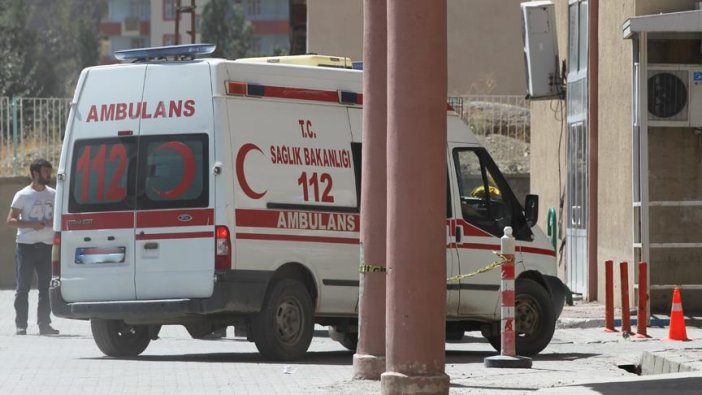 Hakkari'deki terör saldırısında yaralanan asker şehit oldu