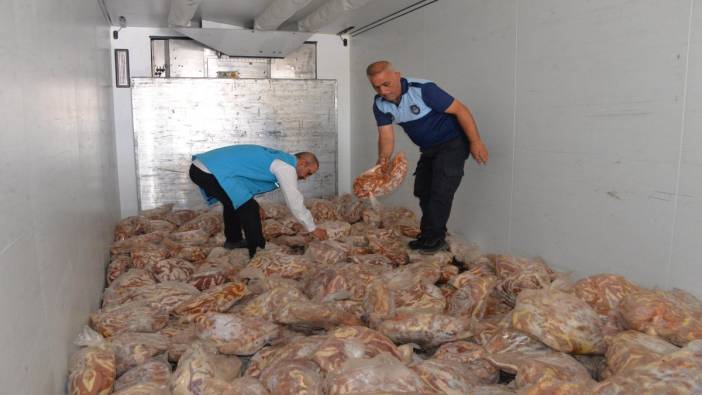 Diyarbakır'da tonlarca kaçak et piyasaya sürülmeden yakalandı