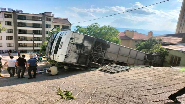 Tur otobüsü devrildi: 24 yaralı