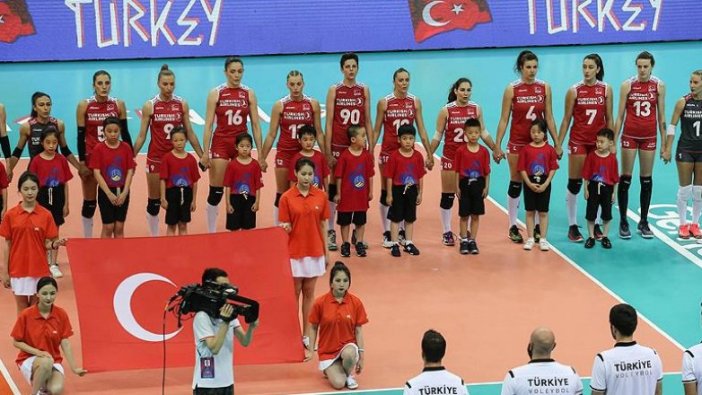 Kadın Voleybol Takımı gümüş madalyada kaldı