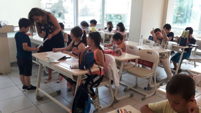 Çocuklar yaz okulunda eğlenerek, öğrenecek