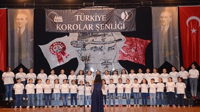 Maltepe Belediyesi çocuk korosuna başarı ödülü...