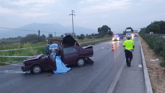 Manisa'da feci kaza: Araç hurdaya döndü