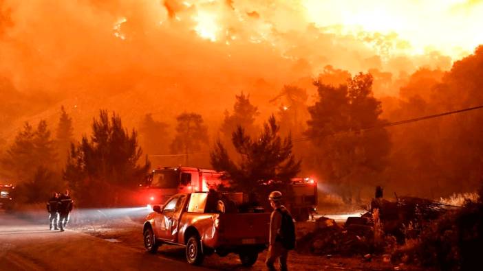 Dumanlar Türkiye'den görünüyor: Yunanistan’daki orman yangınları 16. gününde