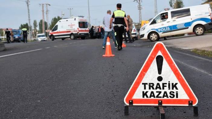 Çankırı'da otomobil köprü korkuluklarına çarptı: 1 ölü 5 yaralı