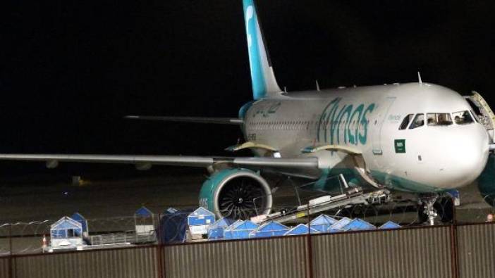 Havada panik! Motoru bozulan uçak Trabzon'a indi