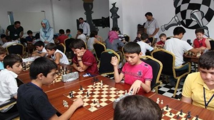 Bilgievi’nden sınırları aşan satranç turnuvası