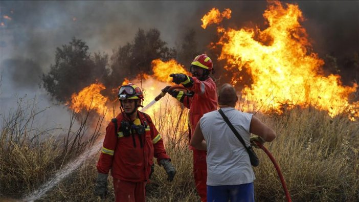 Yunanistan'da yangınlar sürüyor
