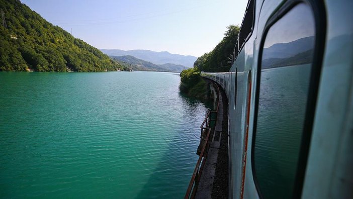 Bu güzergah manzarasıyla büyülüyor