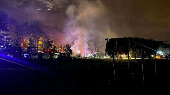 Korkutan yangın: 8 bungalov ev küle döndü