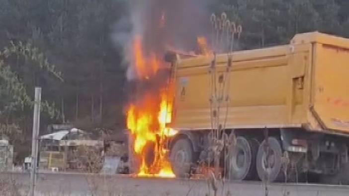 Kastamonu’da hafriyat kamyonu alev alev yandı