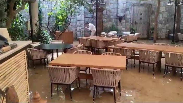 Bodrum'da restoran sular altında kaldı