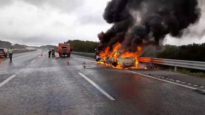 Kuzey Marmara Otoyolu'nda iki araç alev topuna döndü: Yaralılar var